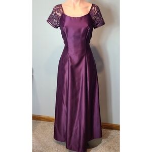 Vintage Gilded Lace Gown Purple‎ Whimsy Dark Formal Hoco Prom Fairy Regency 90s